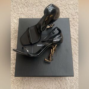 Sandales ,women Yves saint laurent , used like new